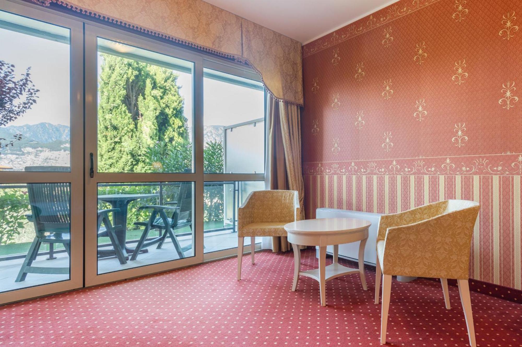 Majestic Palace Malcesine Quarto foto